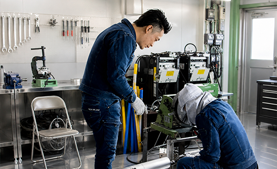 施工を行う作業員